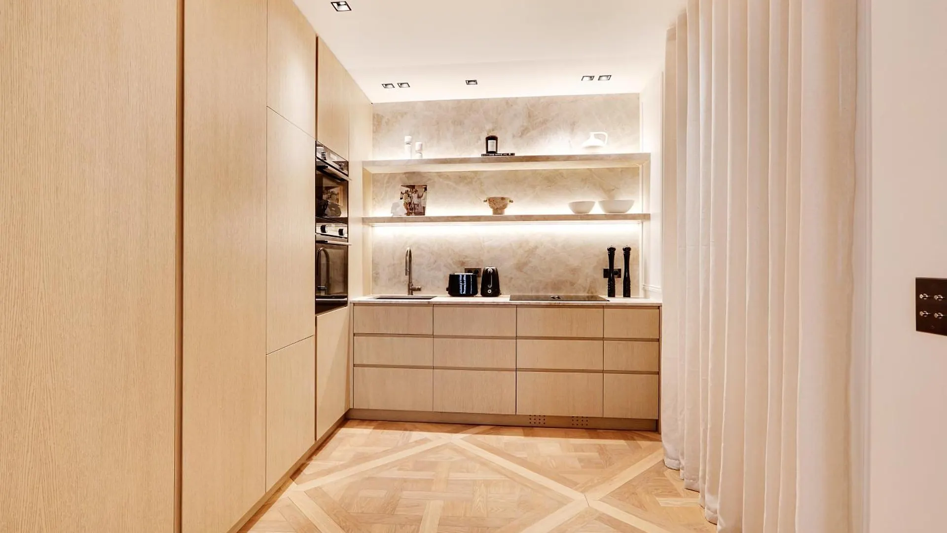 Thelander - Serviced In Le Marais